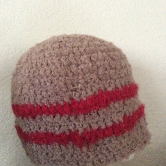 Beanie Boutique hat fluffy tan/red.unisex - Picture 1 of 3